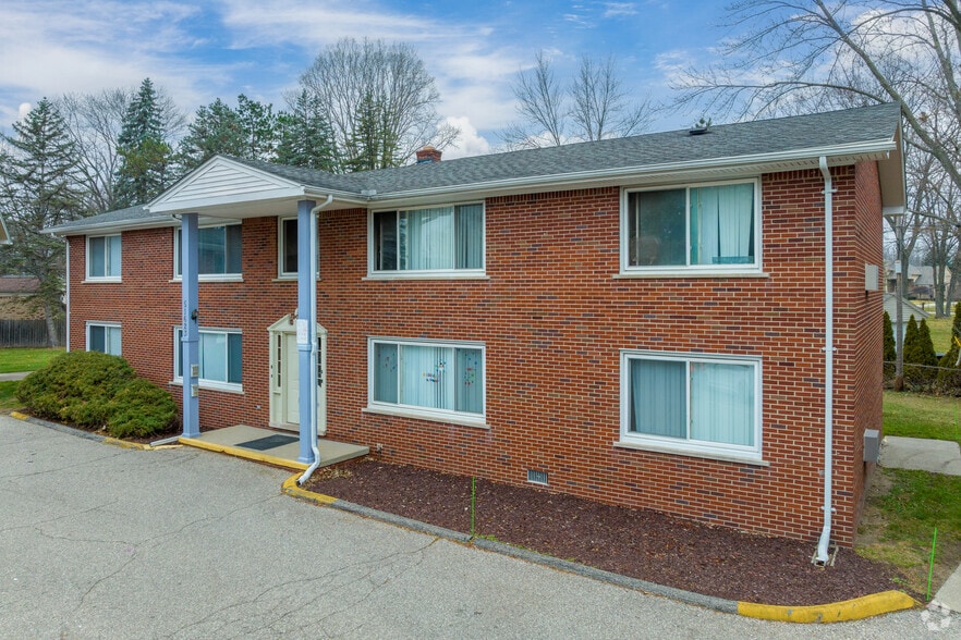 Primary Photo Of 51611 Mound Rd, Shelby Township Apartments For Sale