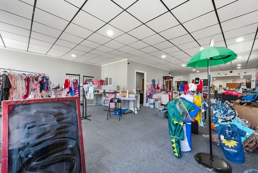 More Photos Of 115 E King St, Garrett General Retail For Sale
