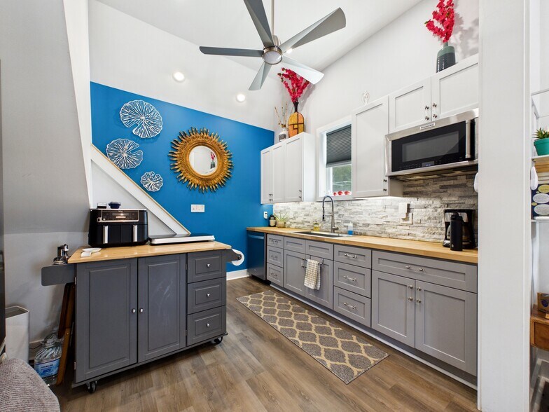 More Photos Of 26285 Broadkill Rd, Milton Hotel For Sale