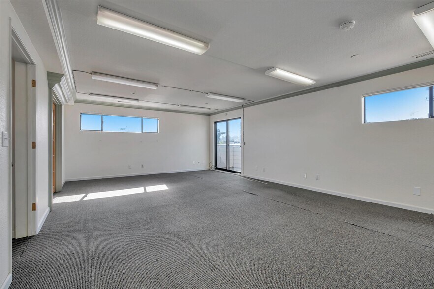 More Photos Of 716 Soquel Ave, Santa Cruz Storefront Retail Office For Lease