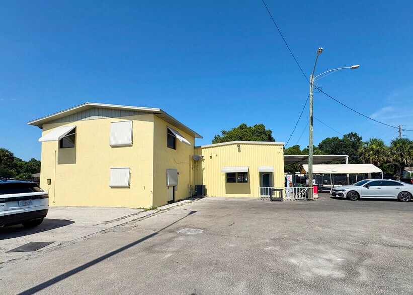 More Photos Of 302 N 25th St, Fort Pierce Service For Sale