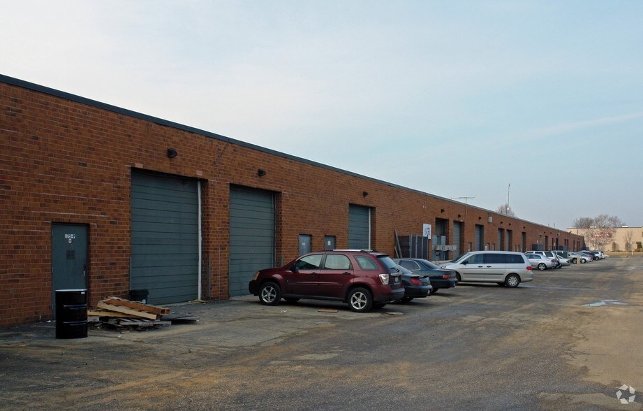 More Photos Of 175 Commerce Dr, Hauppauge Research And Development For Lease