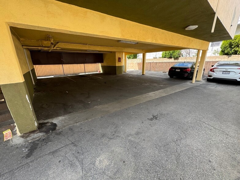 More Photos Of , Van Nuys Multifamily For Sale