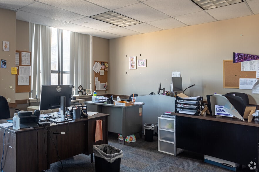 More Photos Of 140 High St, Springfield Unknown For Sale