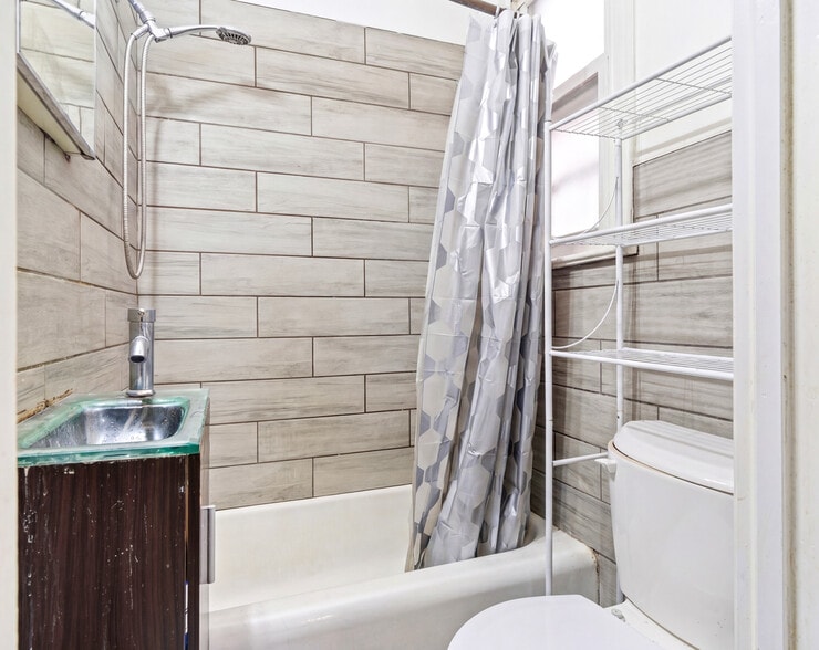 More Photos Of 369 E Kinney St, Newark Apartments For Sale