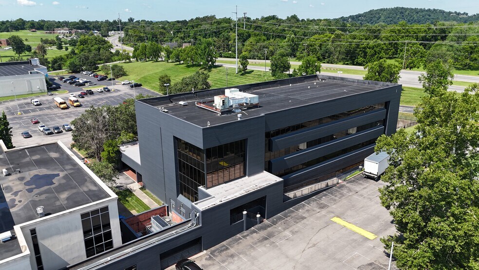 More Photos Of 3055 Lebanon Pike, Nashville Office For Lease