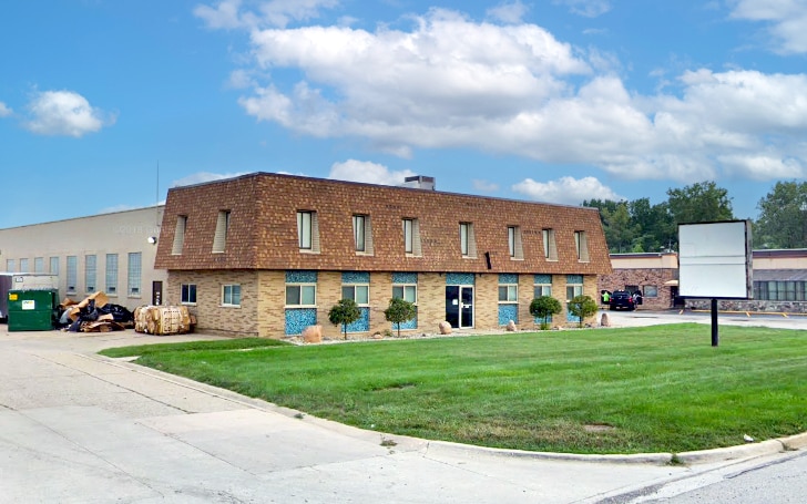 More Photos Of 35441-35453 Groesbeck Hwy, Clinton Township Warehouse For Lease