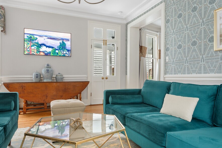 More Photos Of 184 Ashley Ave, Charleston Specialty For Sale