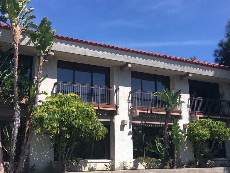 Primary Photo Of 468 Pennsfield Pl, Thousand Oaks Office For Lease