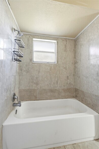 More Photos Of 2300 W Cannon Ter NW, Winter Haven Apartments For Sale