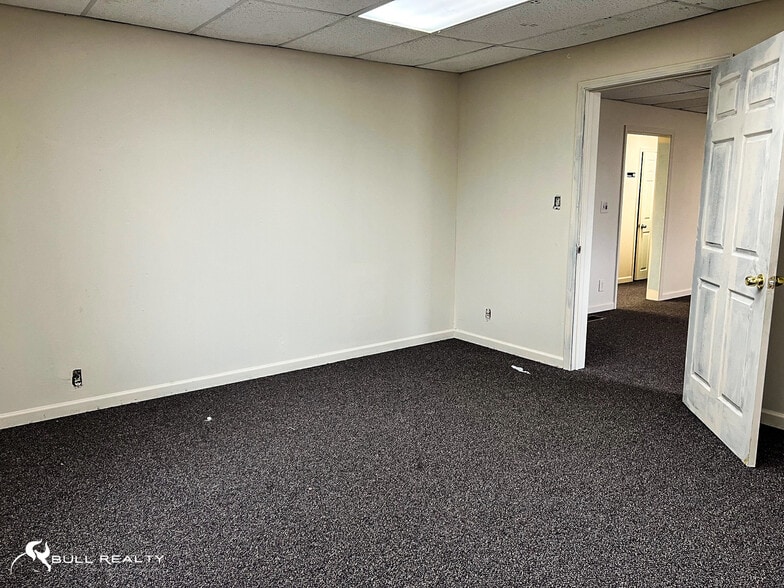 More Photos Of 2460 Moreland Ave, Atlanta Warehouse For Lease