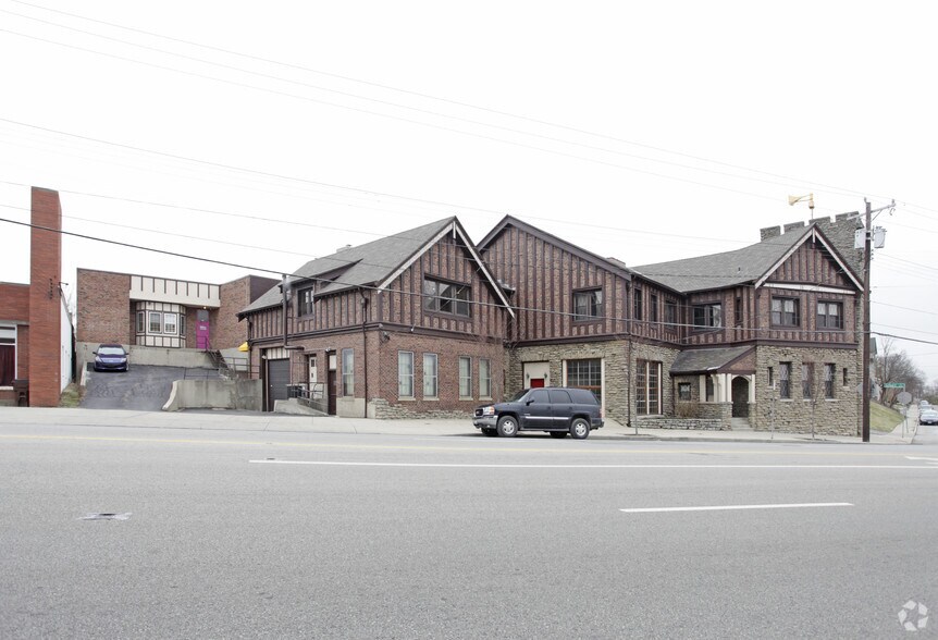 More Photos Of 2230 Gilbert Ave, Cincinnati Warehouse For Sale