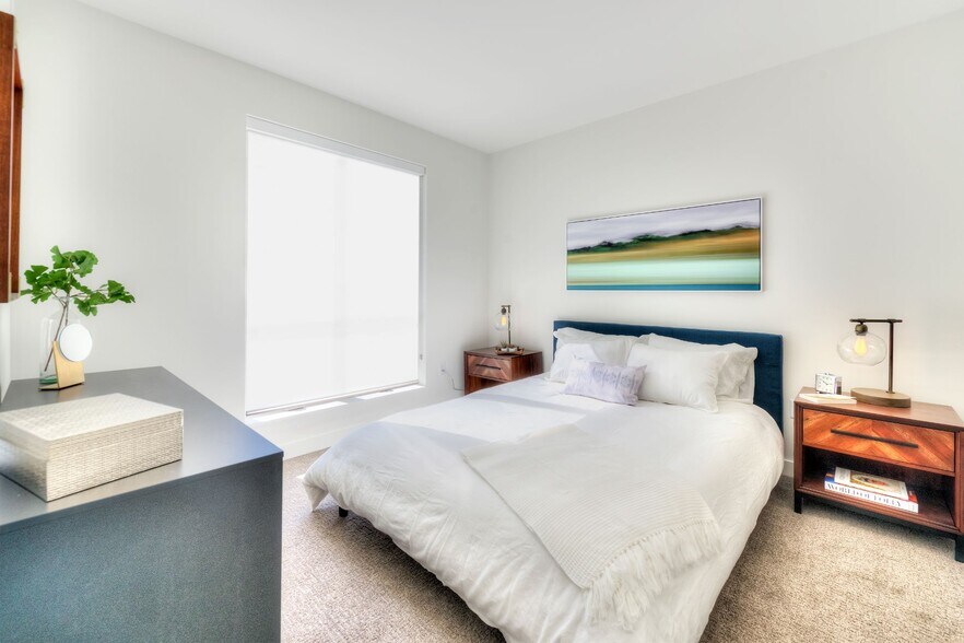 More Photos Of 1555 Ellinwood Ave, Des Plaines Apartments For Lease