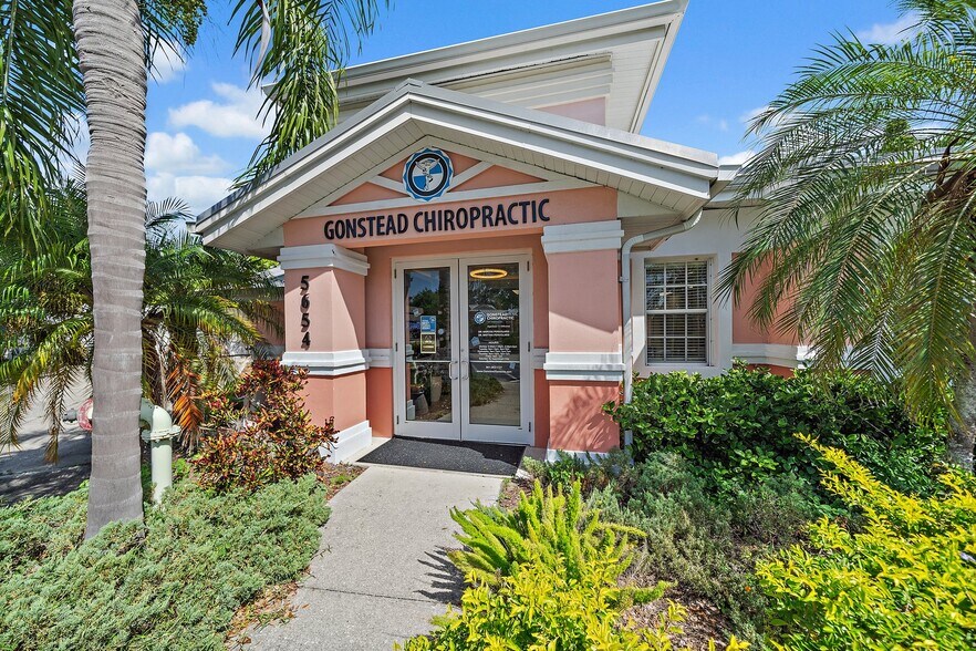 More Photos Of 5652-5654 Marquesas Cir, Sarasota Office For Lease
