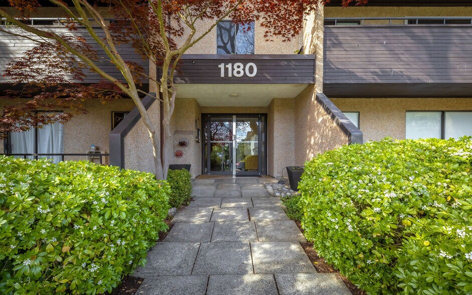 More Photos Of 1180 Fort St, Victoria Apartments For Sale