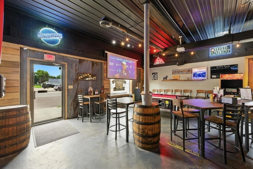 More Photos Of 501-503 Iowa Ave, Essex Storefront Retail Residential For Sale