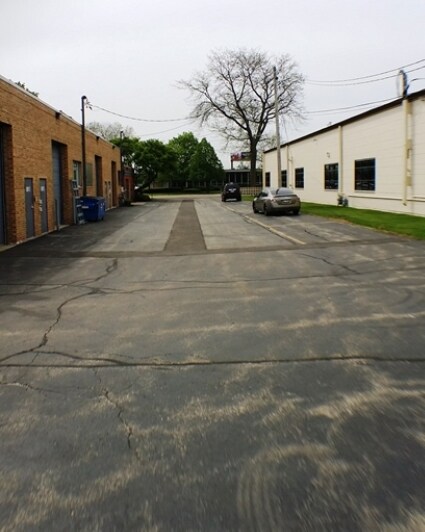 More Photos Of 3750 Industrial Ave, Rolling Meadows Warehouse For Sale