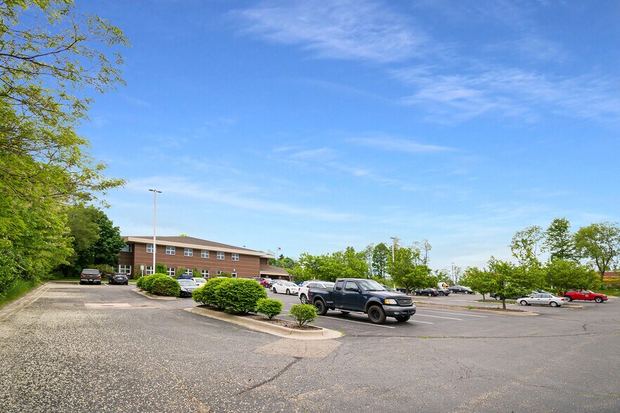 More Photos Of 7953 Adobe Rd, Kalamazoo Office For Sale