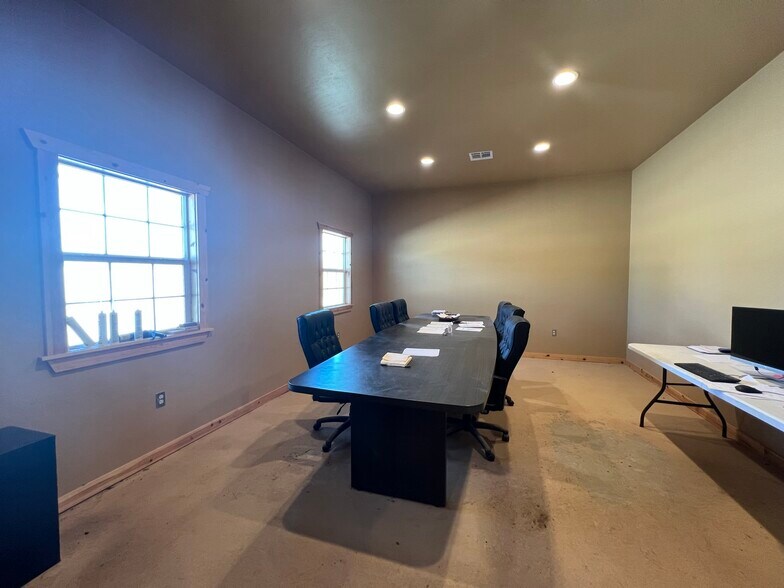 More Photos Of 13616 N 2920 Rd, Dover Warehouse For Sale