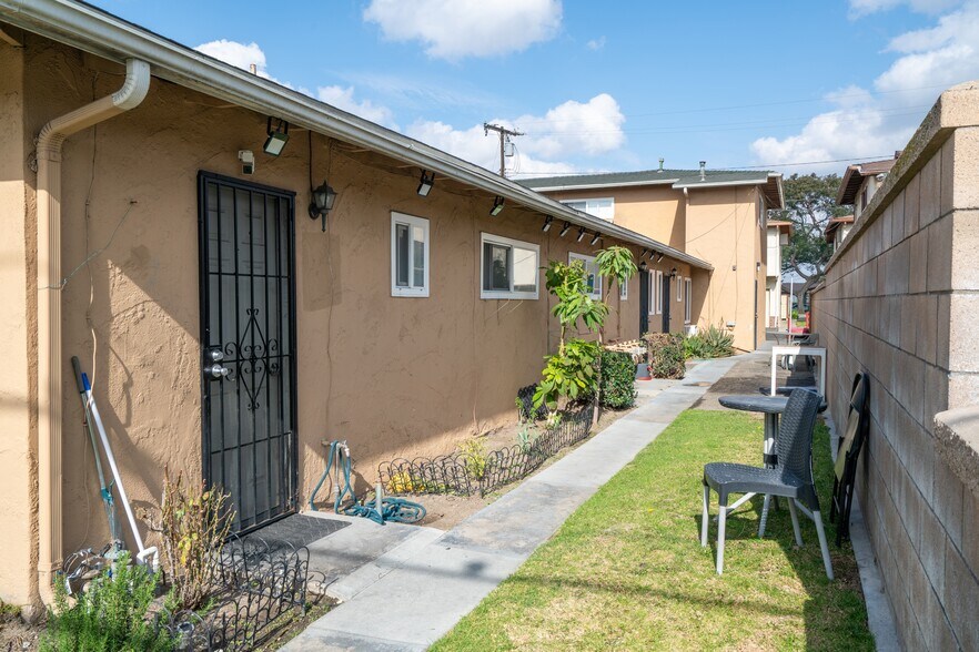 More Photos Of 2135 W Ball Rd, Anaheim Apartments For Sale