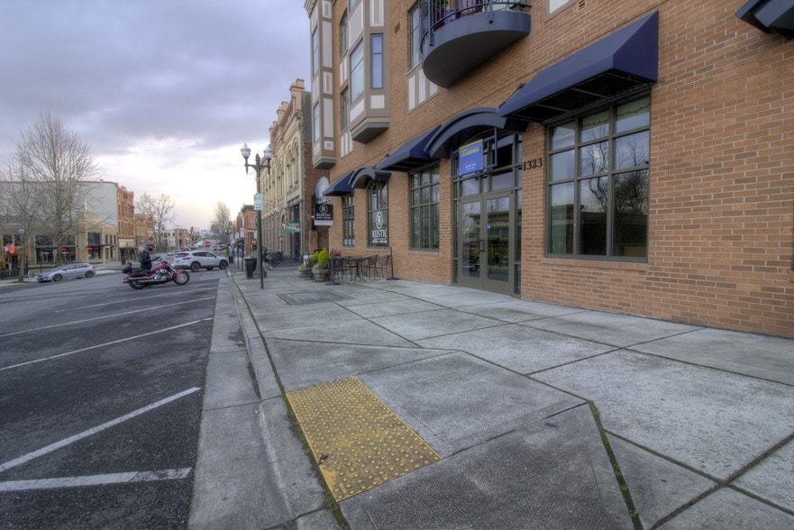 More Photos Of 1311-1315 11th St, Bellingham Storefront Retail Residential For Sale