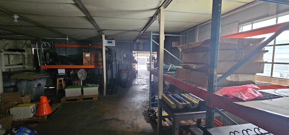 More Photos Of 747 Barnett Dr, Lake Worth Light Distribution For Sale