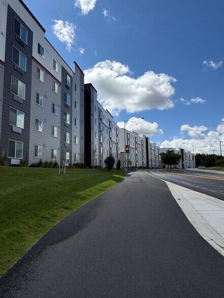 More Photos Of 1490 NE North Fairway Dr, Pullman General Retail For Lease