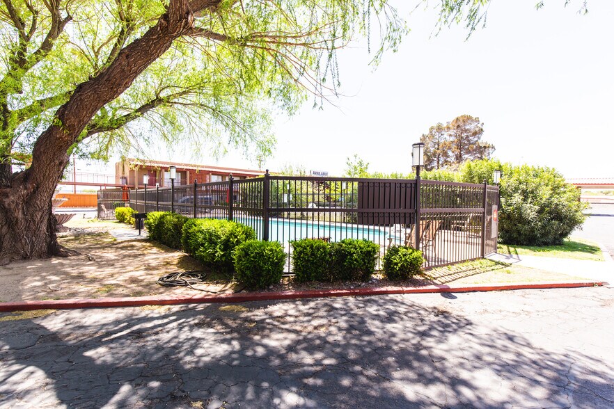 More Photos Of 1765 S Main St, Las Cruces Hotel For Sale