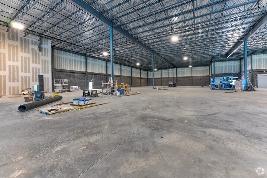 More Photos Of 31 Farinella Dr, East Hanover Warehouse For Lease