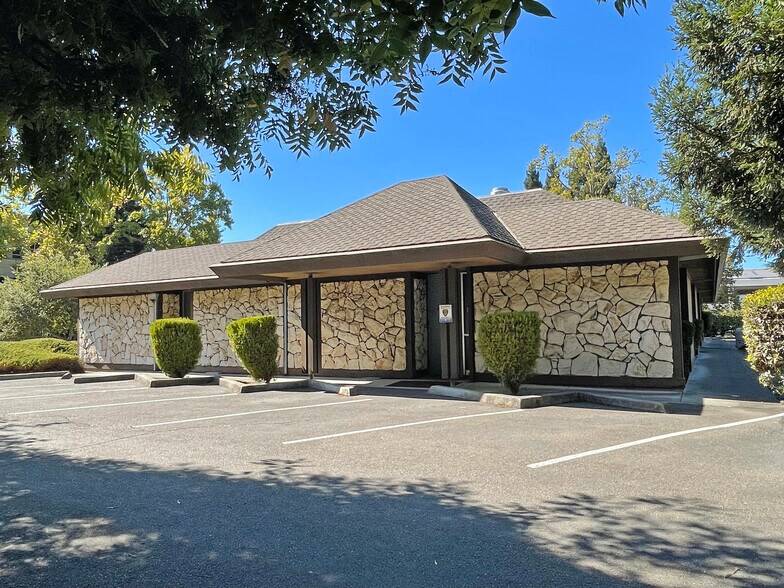 More Photos Of 1405 Montgomery Dr, Santa Rosa Medical For Sale