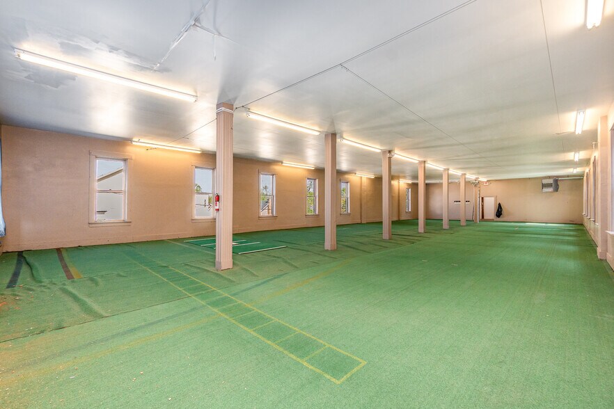 More Photos Of 222 W Plane St, Bethel Storefront For Sale