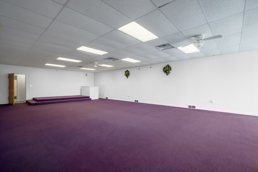 More Photos Of 19042 W McNichols Rd, Detroit Storefront For Sale