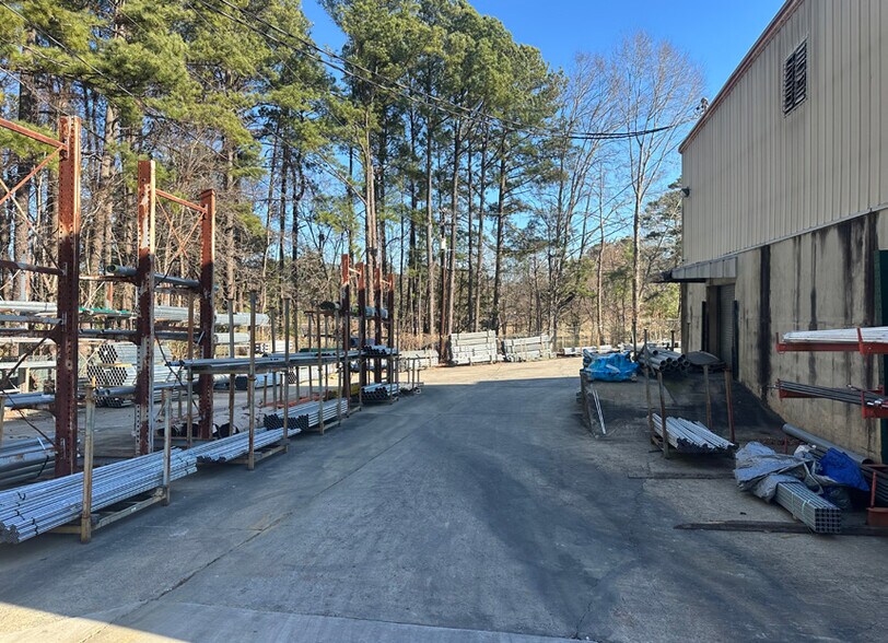 More Photos Of 3140 Hillsborough Rd, Durham Warehouse For Lease