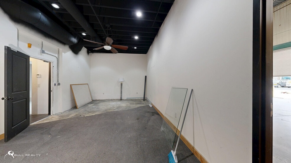 More Photos Of 1690 Roberts Blvd, Kennesaw Warehouse For Lease