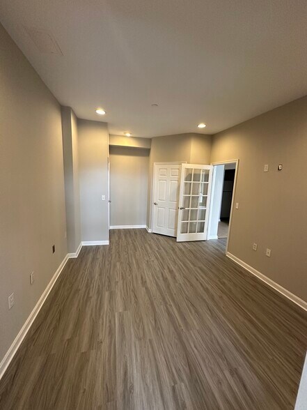 More Photos Of 23 Pierside Dr, Baltimore Apartments For Lease