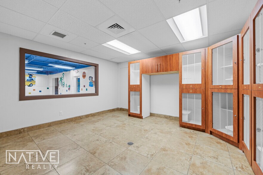 More Photos Of 311-313 E Hallandale Beach Blvd, Hallandale Beach Freestanding For Lease