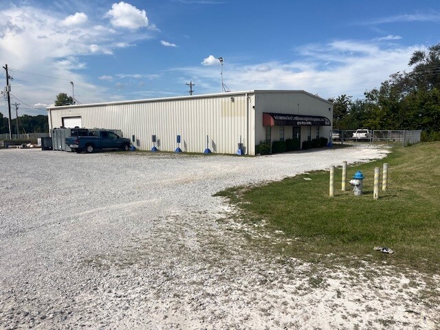 More Photos Of 1488 June Self Dr, Springdale Warehouse For Lease