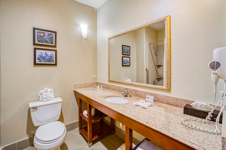 More Photos Of 3606 89th St, Galveston Hotel For Sale