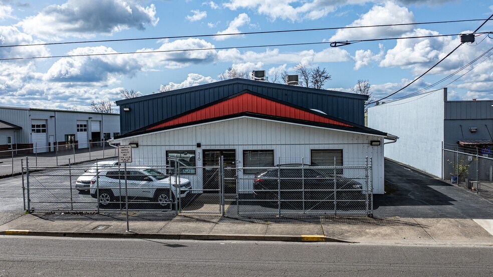 More Photos Of 520 Conger St, Eugene Warehouse For Lease
