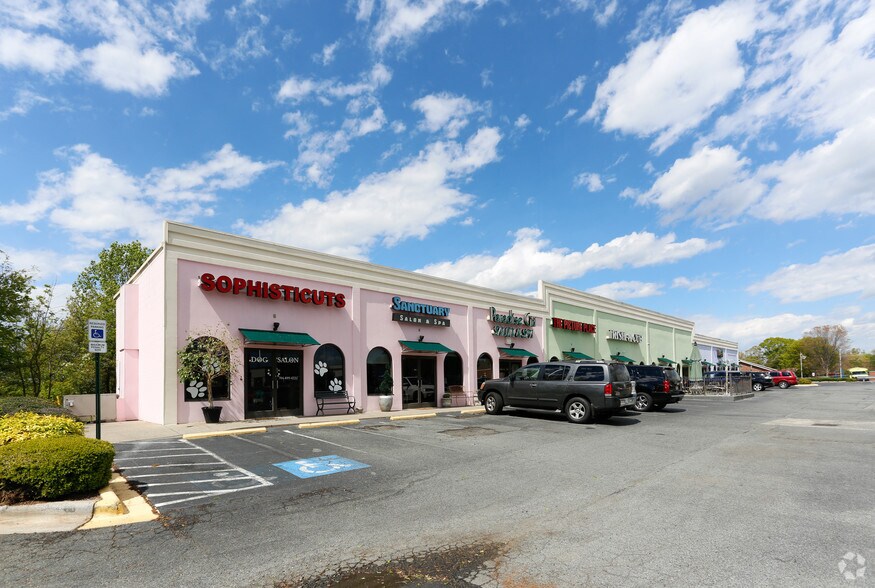More Photos Of 19507 W Catawba Ave, Cornelius Freestanding For Lease