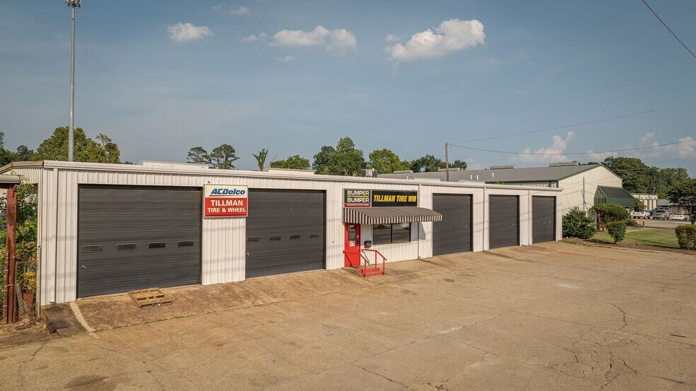 Primary Photo Of 1914 Cypress St, West Monroe Service For Sale