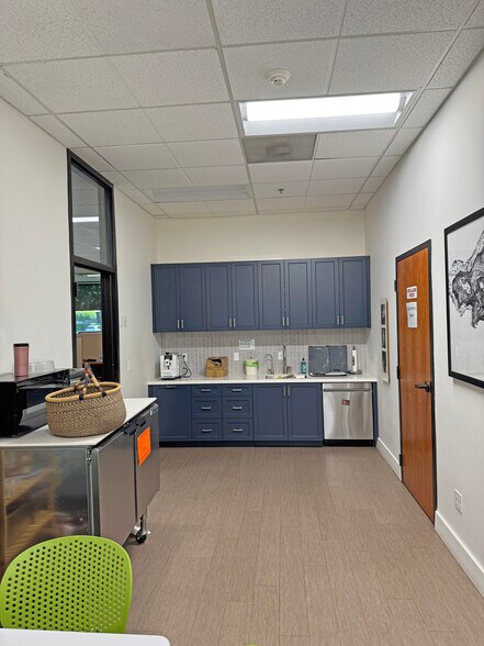 More Photos Of 50 Professional Center Dr, Rohnert Park Office For Sale