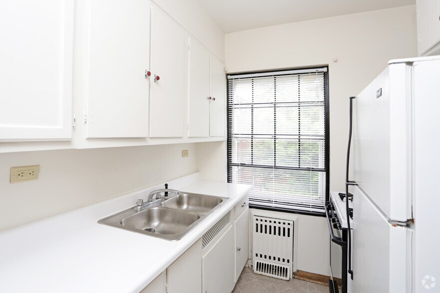 More Photos Of 3333 Grand Ave, Des Moines Apartments For Sale