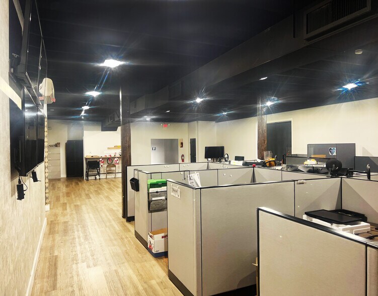 More Photos Of 624-646 S Delsea Dr, Vineland Warehouse For Lease