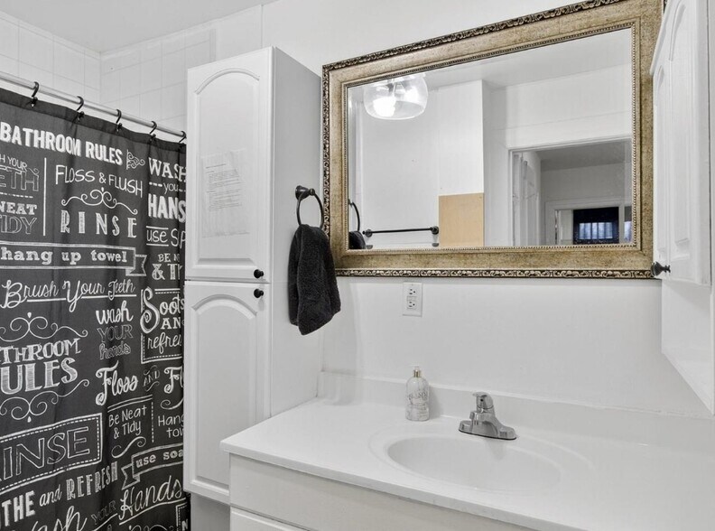 More Photos Of 271 Thomas St, Peterborough Apartments For Sale