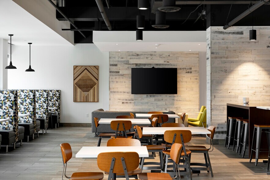 More Photos Of 4300 Marketpointe Dr, Bloomington Office For Lease