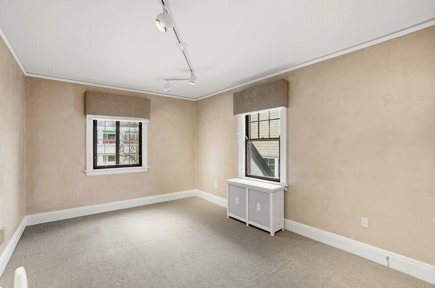 More Photos Of 820 Delta Ave, Cincinnati Office For Sale