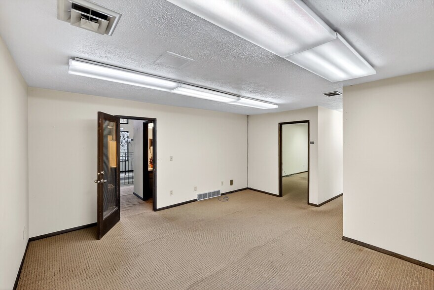 More Photos Of 524 N Mullan Rd, Spokane Loft Creative Space For Sale