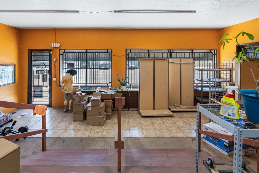 More Photos Of 2879 Main St, Riverside Warehouse For Lease