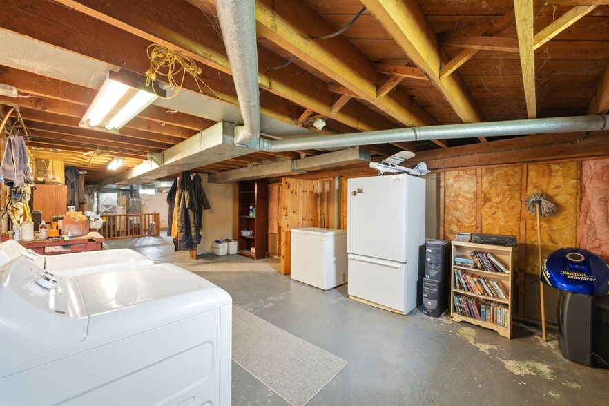 More Photos Of 4142 Stewarts Ln, Severn Flex For Sale